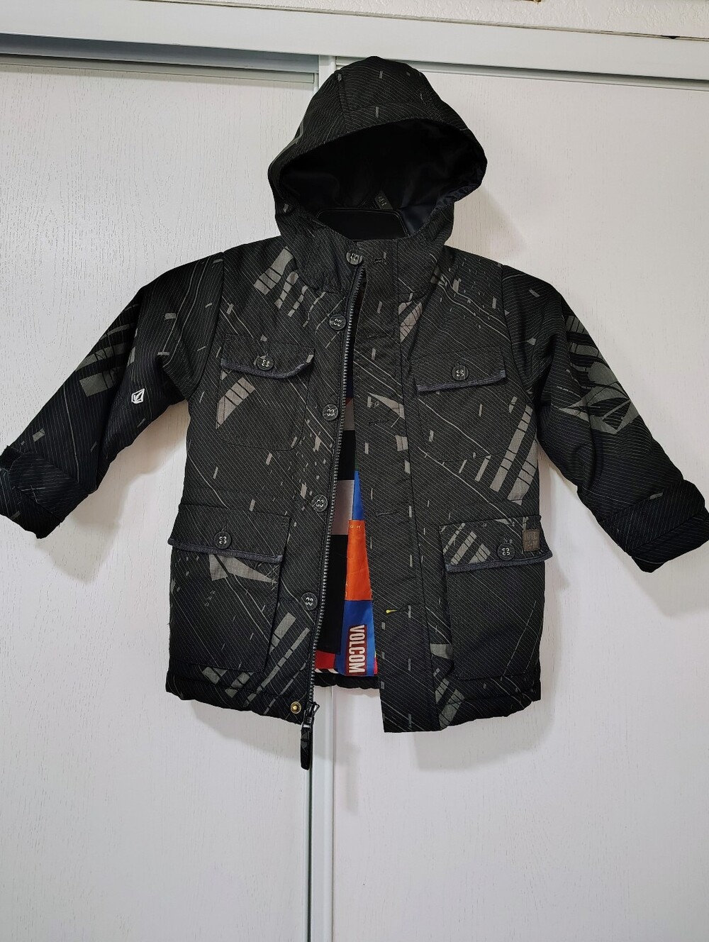 Volcom Black Patterned Hooded Puffer Jacket Kids  Size 4 Y2K